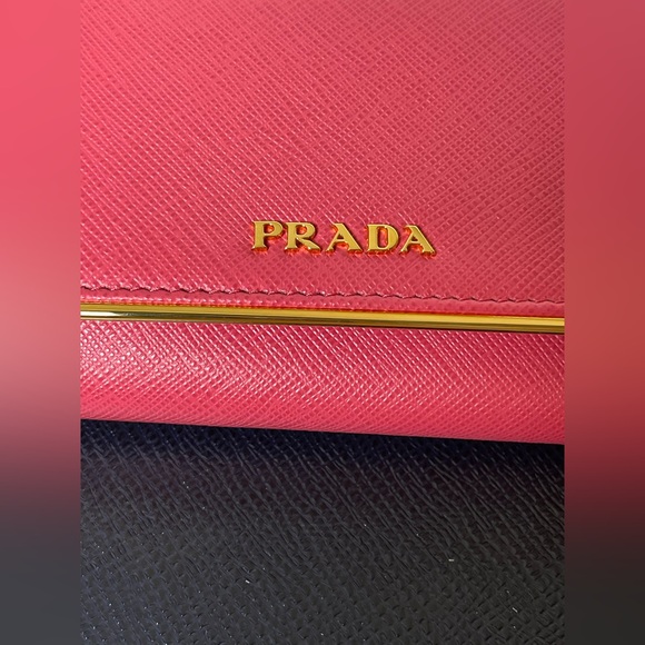 Prada SAFFIANO Leather Wallet Pristine With Box - Picture 1 of 15